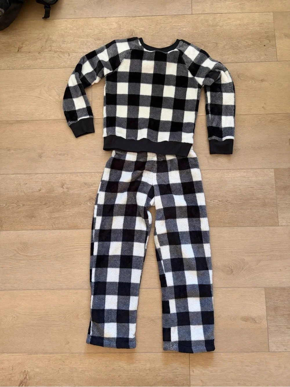 Cat & Jack Black and White Buffalo Plaid Kids Pajamas Set - Size L (10/12)